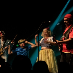 Laids crétins des Alpes à Simiane le 10 Novembre 2018 067