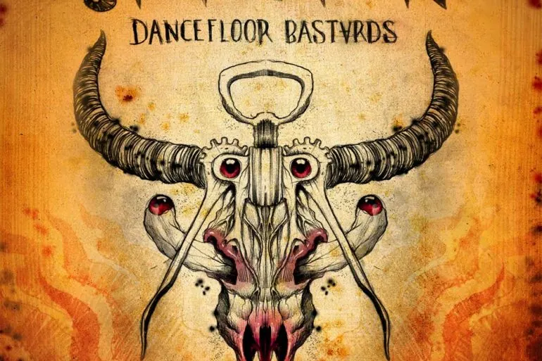 Dancefloor Bastards, le nouvel album de SIDILARSEN le 29 avril 2016 dans les bacs 12 Dancefloor Bastards, le nouvel album de SIDILARSEN le 29 avril 2016 dans les bacs