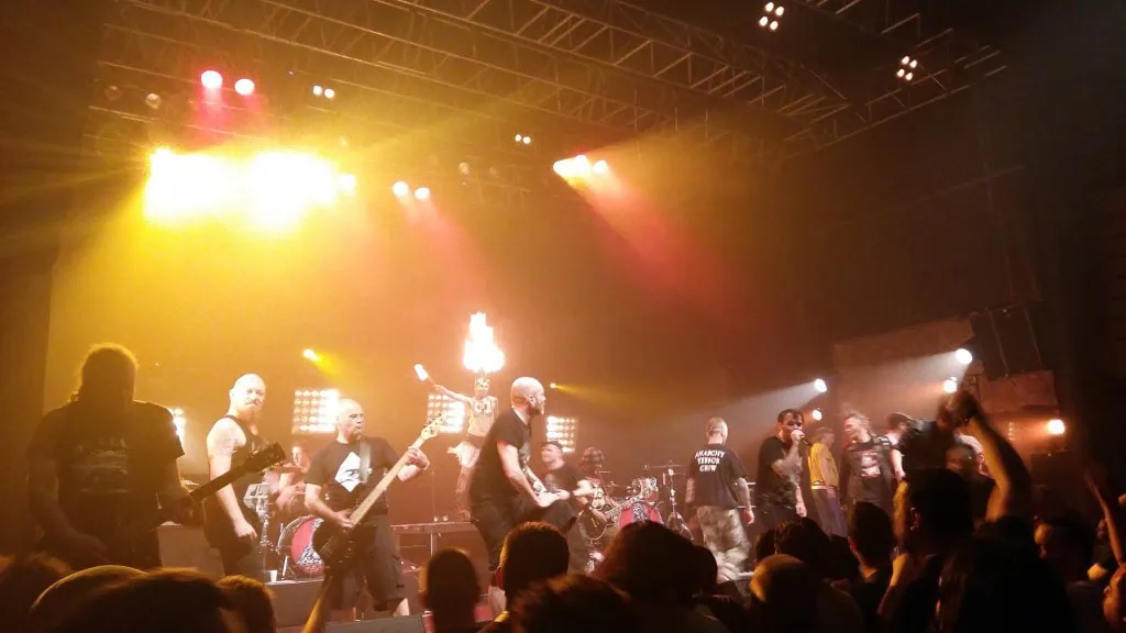 Le Bal des Enragés à Istres (13) le 22 avril 2016 : notre live-report 7 le bal des enragés 03