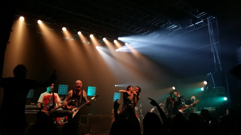 Le Bal des Enragés à Istres (13) le 22 avril 2016 : notre live-report 4 le bal des enragés 04