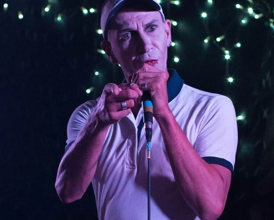 Rencontre avec OZIBUT, le golfeur musicien...