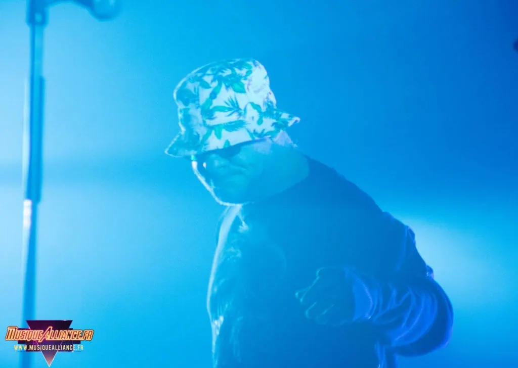 Trust aux Passagers du Zinc le 03 Mars 2017 : notre live-report 5 Trust aux Passagers du Zinc le 03 Mars 2017 : notre live-report