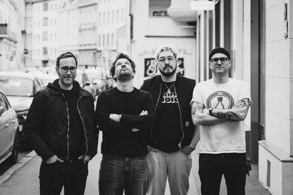 Not Scientists sort VOICES en 2025 : quatrième album punk-wave