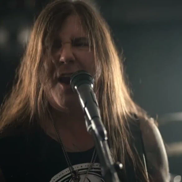 Clip officiel Into the Flames du groupe All Sinners