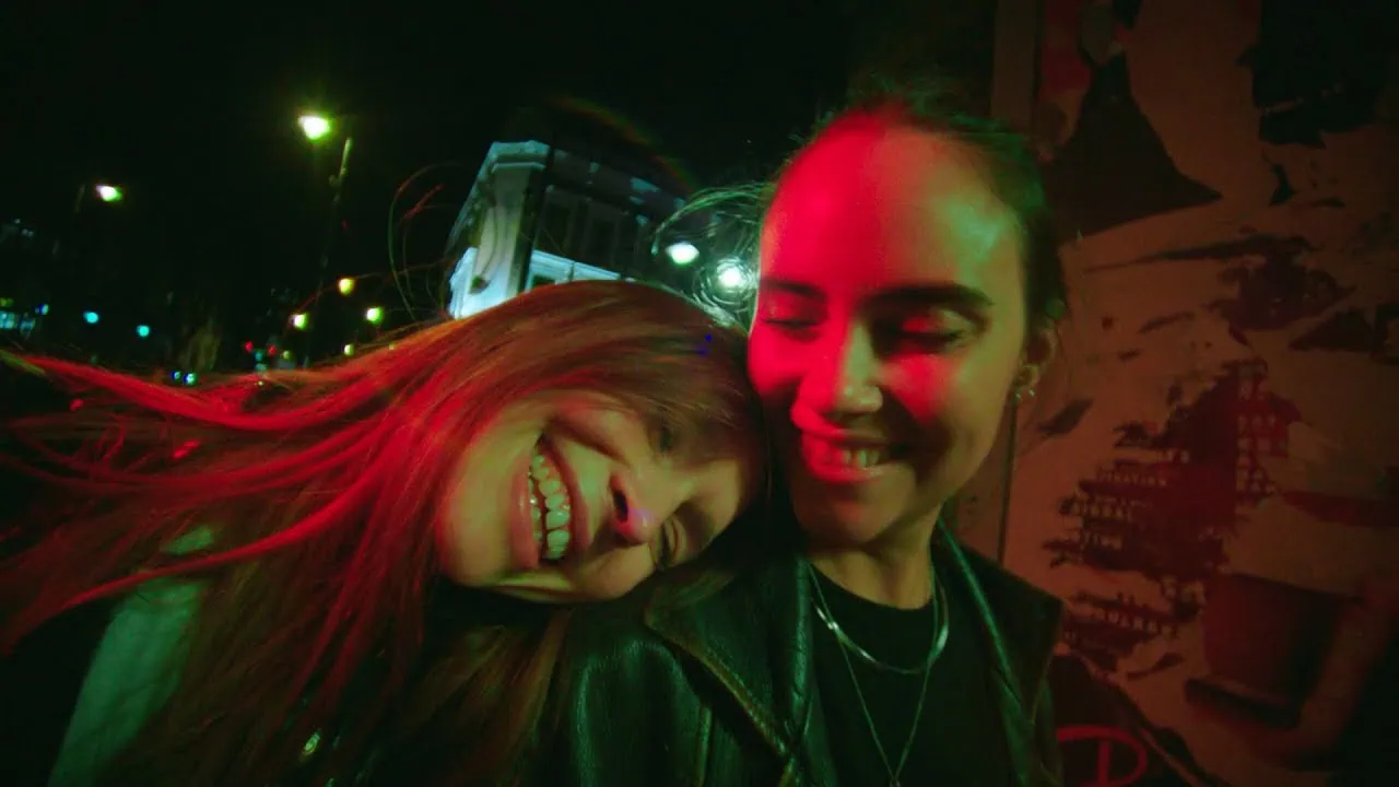 Anna Calvi et Perfume Genius revisitent I See A Darkness