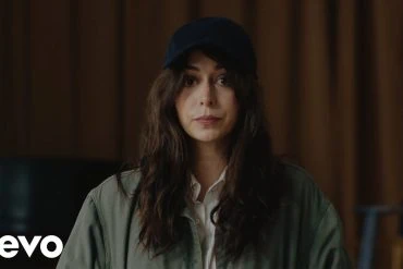 Clip officiel Day One de Bon Iver avec Dijon et Flock of Dimes