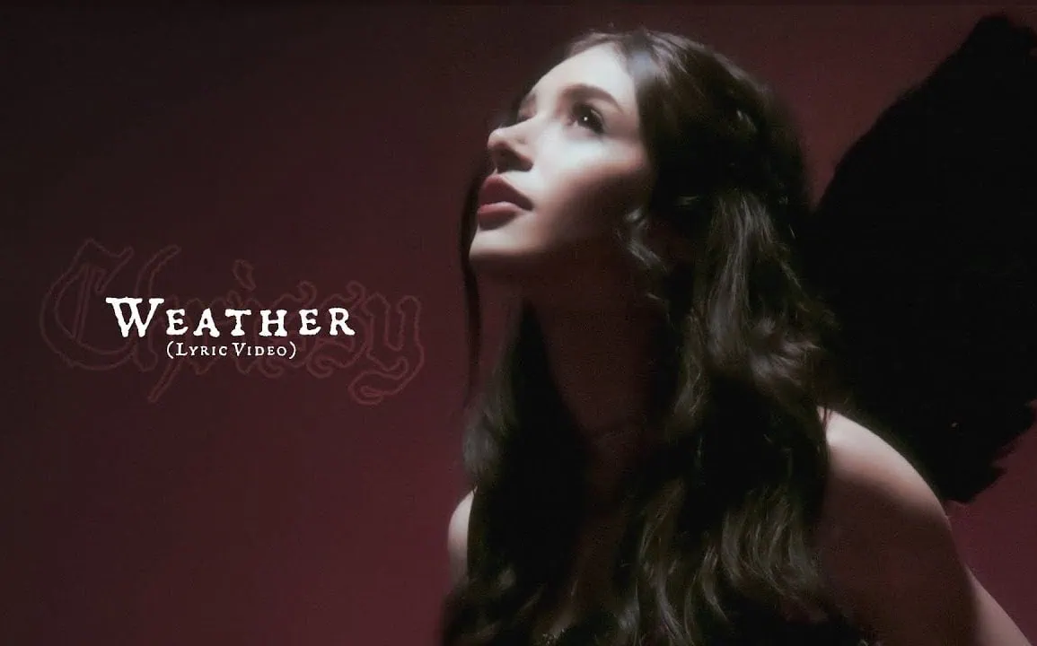 Chrissy Costanza dévoile son single solo Weather