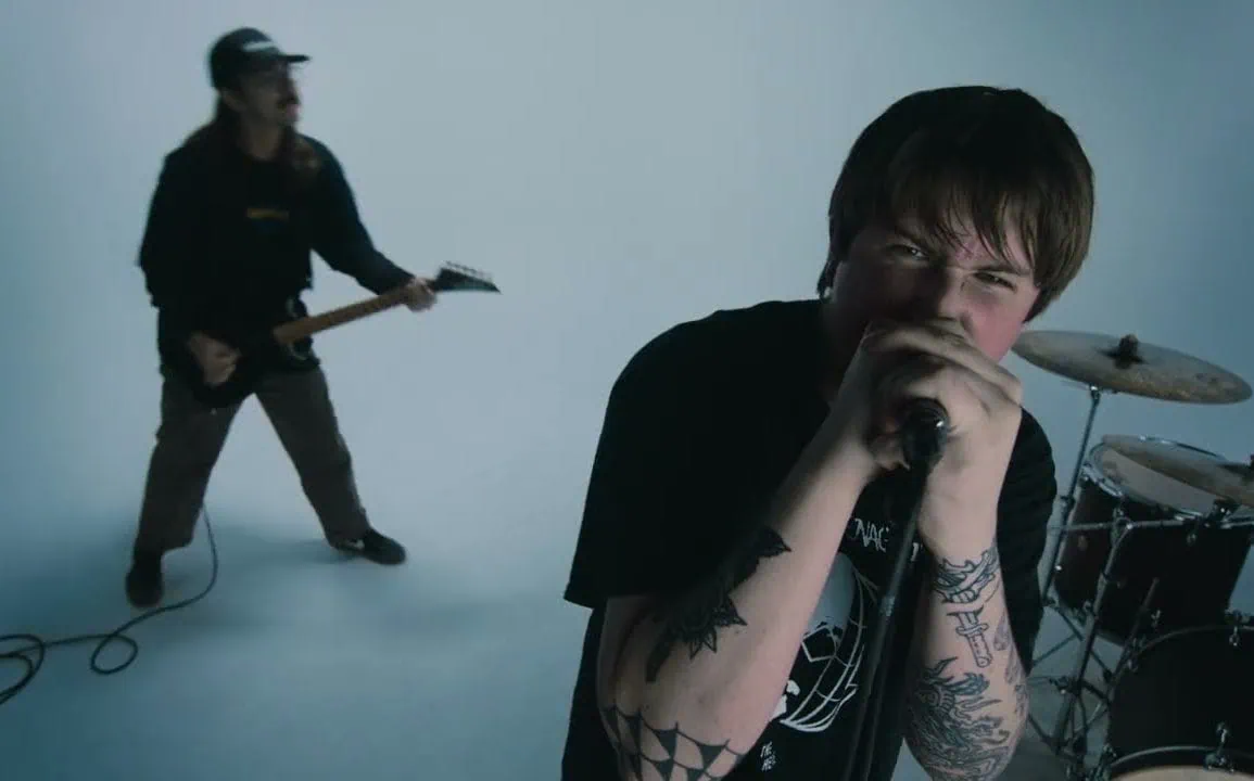 Commoner dévoile le clip officiel de Breach