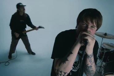 Commoner dévoile le clip officiel de Breach