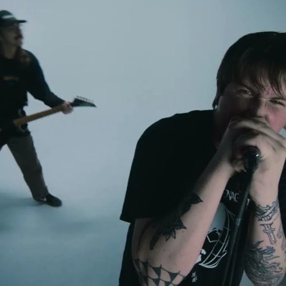 Commoner dévoile le clip officiel de Breach