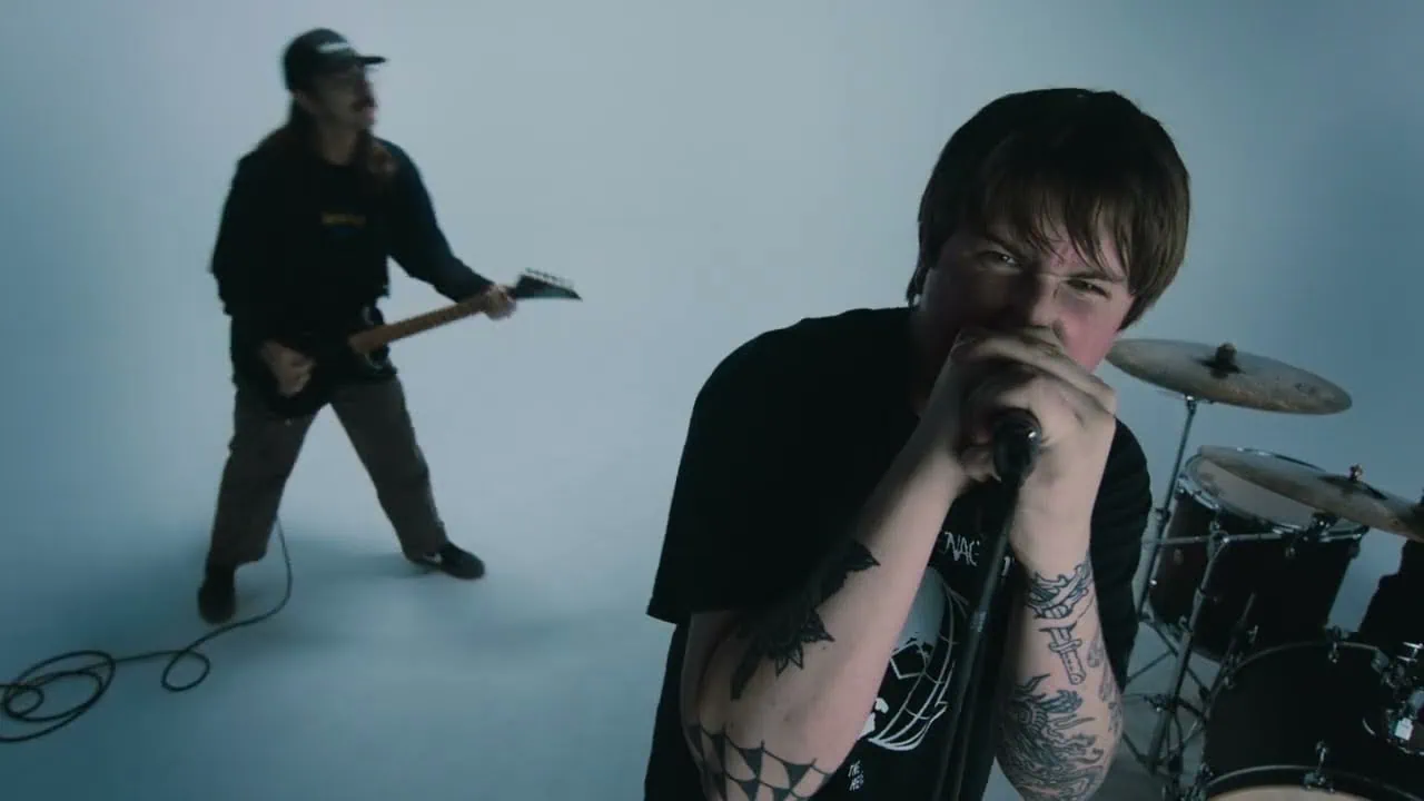 Commoner dévoile le clip officiel de Breach