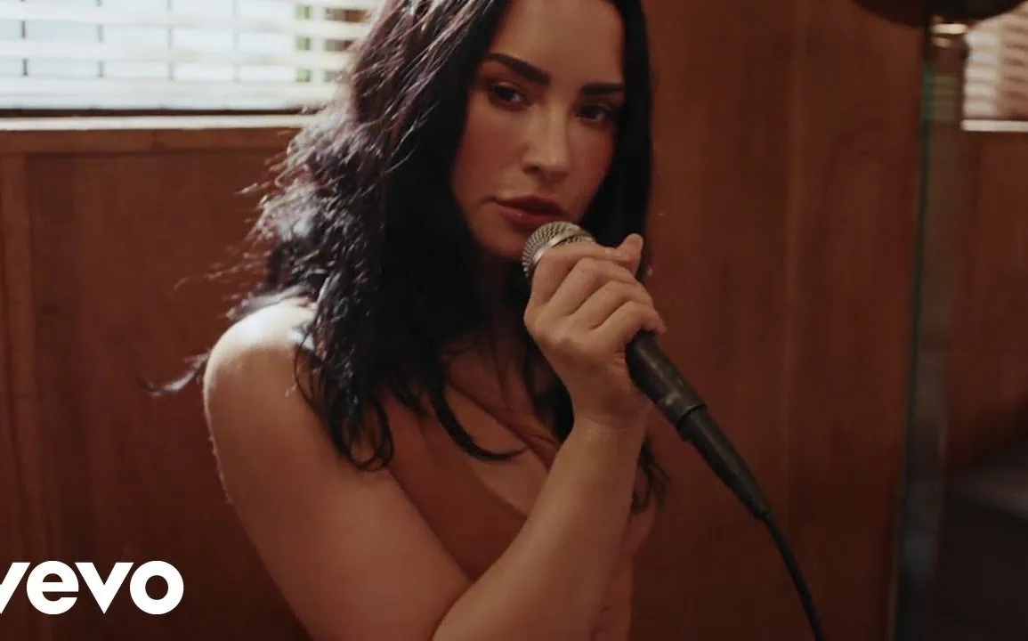 Demi Lovato présente Let You Go en live et son nouvel album