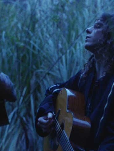 Clip musical HOME d'Eddie Benjamin et Shawn Mendes 20 Clip musical HOME d'Eddie Benjamin et Shawn Mendes