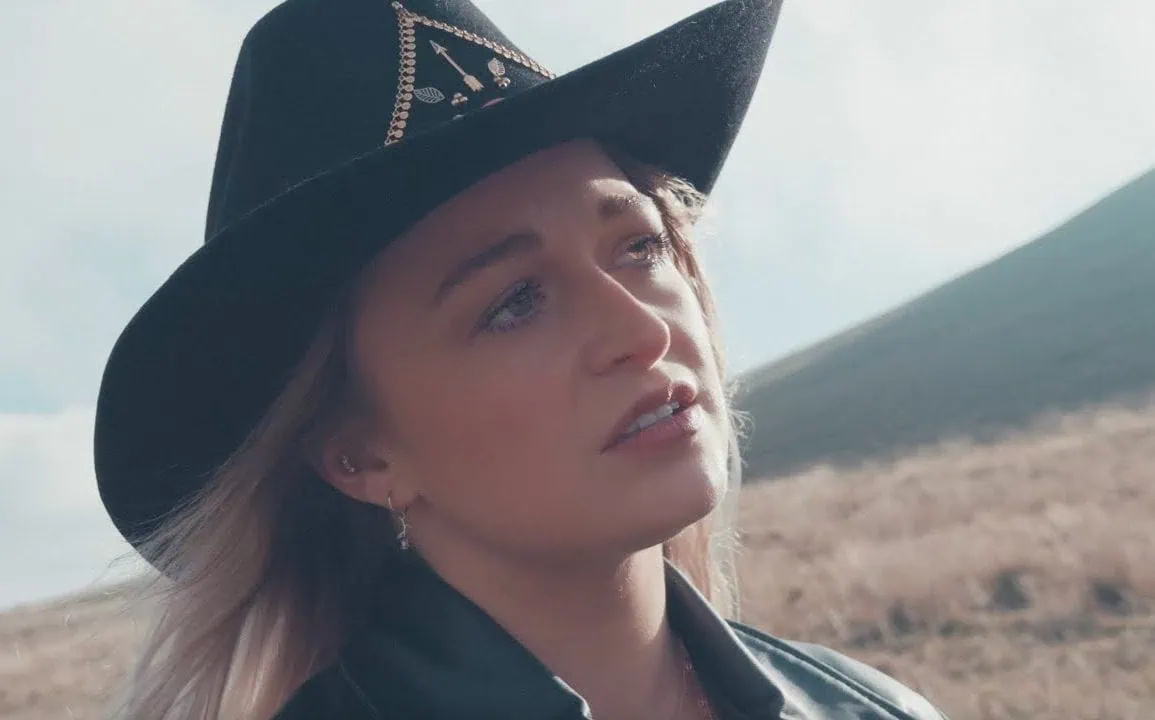 Eloïz et Florent Pagny en duo sur Plus le même soleil