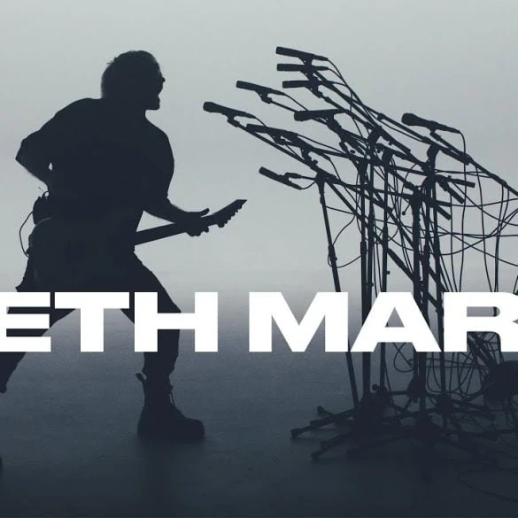 Keith Wallen dévoile le clip de son nouveau single Teeth Marks