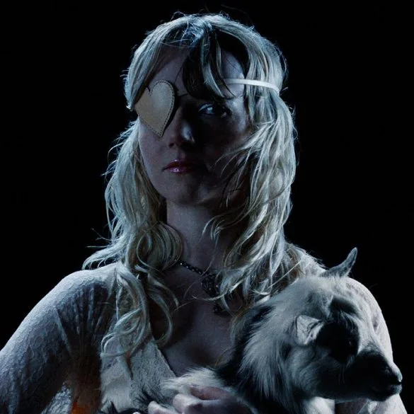 Clip Count The Ways de The Last Dinner Party