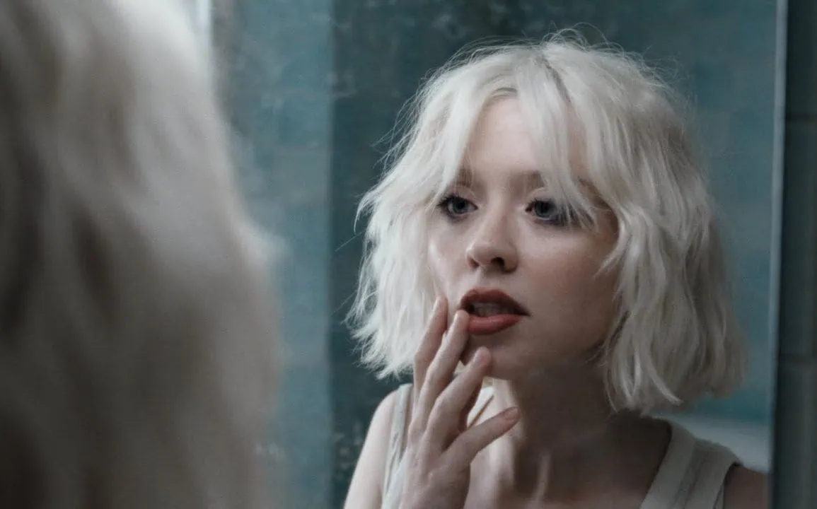 Maisie Peters dévoile le clip de You You You 1 Maisie Peters dévoile le clip de You You You