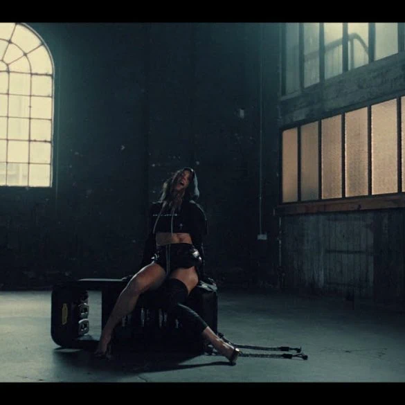 Melanie C dévoile le clip de son nouveau single Sweat