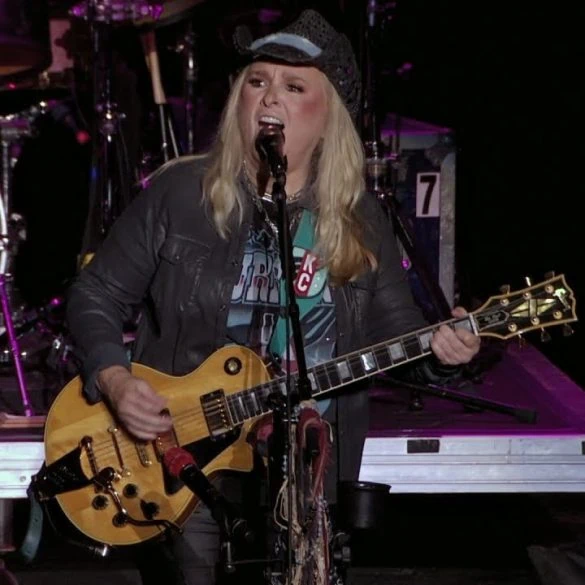 Melissa Etheridge dévoile le clip de Don't You Want A Woman