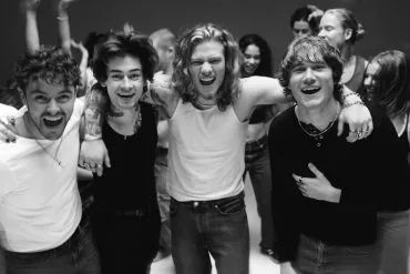 Clip Heart on Fire de Midnight Til Morning