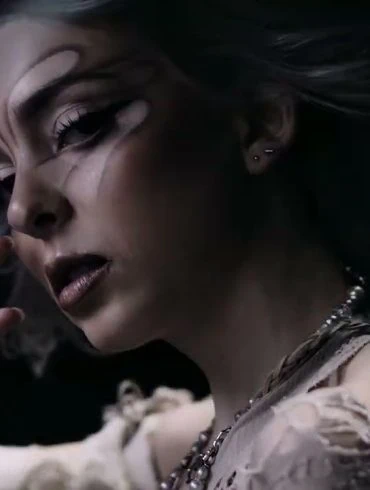 Sophie Powers et le message de spiderwebs – Clip 4 Sophie Powers et le message de spiderwebs – Clip