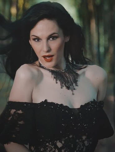 Phantom Of War : Le nouveau single de Dianne van Giersbergen 20 Phantom Of War : Le nouveau single de Dianne van Giersbergen