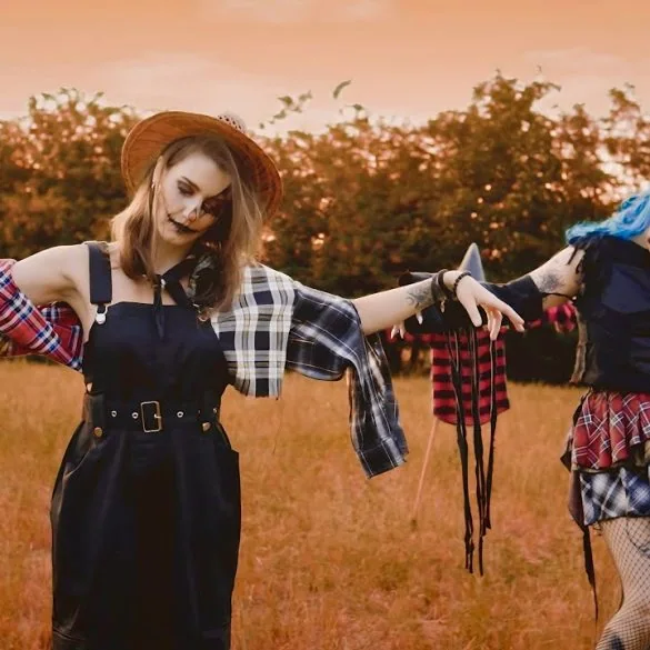 Philosophy Of Evil dévoile Scarecrows avec Linda Battilani 2 Philosophy Of Evil dévoile Scarecrows avec Linda Battilani