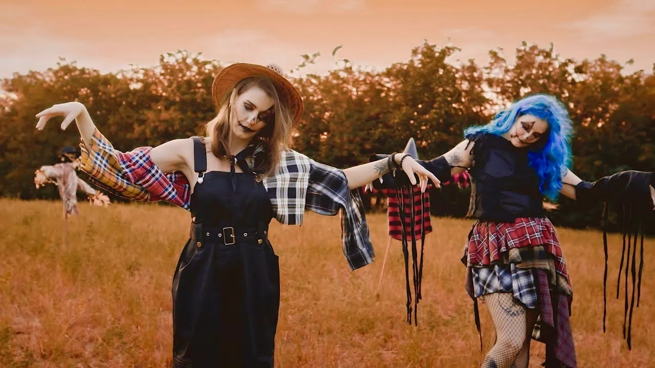 Philosophy Of Evil dévoile Scarecrows avec Linda Battilani 3 Philosophy Of Evil dévoile Scarecrows avec Linda Battilani