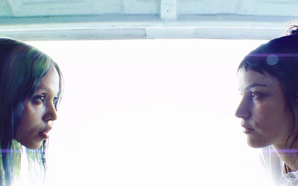 Clip Viscus : Collaboration entre Oklou et FKA twigs