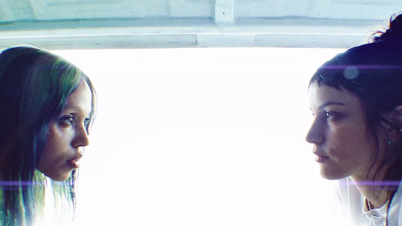 Clip Viscus : Collaboration entre Oklou et FKA twigs