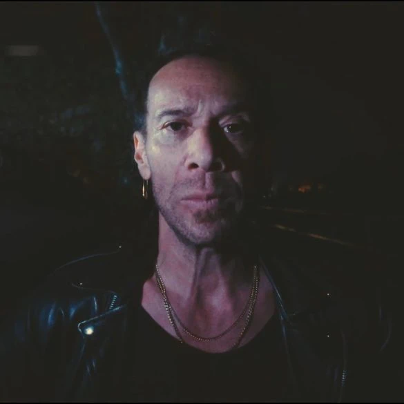 Warfield dévoile le clip de Only Shadows