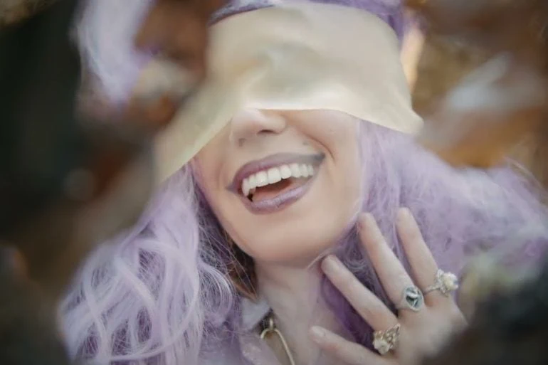 Anastasia Elliot dévoile le clip de If and When 6 Anastasia Elliot dévoile le clip de If and When