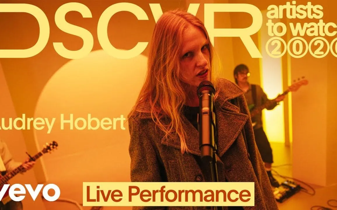 Audrey Hobert présente Thirst Trap 1 Audrey Hobert présente Thirst Trap