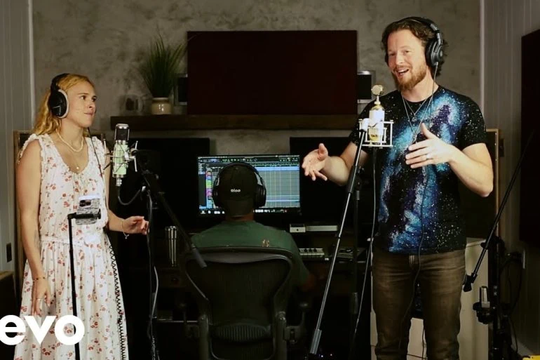 Sailing : La collaboration musicale d'Austin Brown et Rumer Willis 14 Sailing : La collaboration musicale d'Austin Brown et Rumer Willis