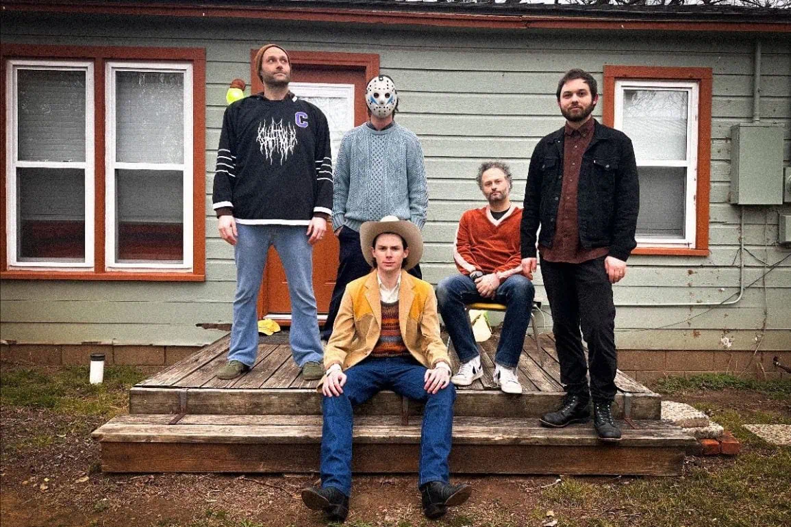 Chat Pile et Hayden Pedigo dévoilent In The Earth Again