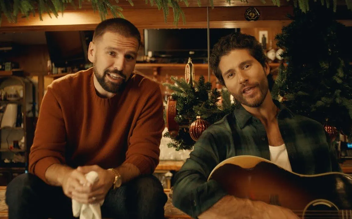 Dan + Shay dévoilent Long Live Christmas
