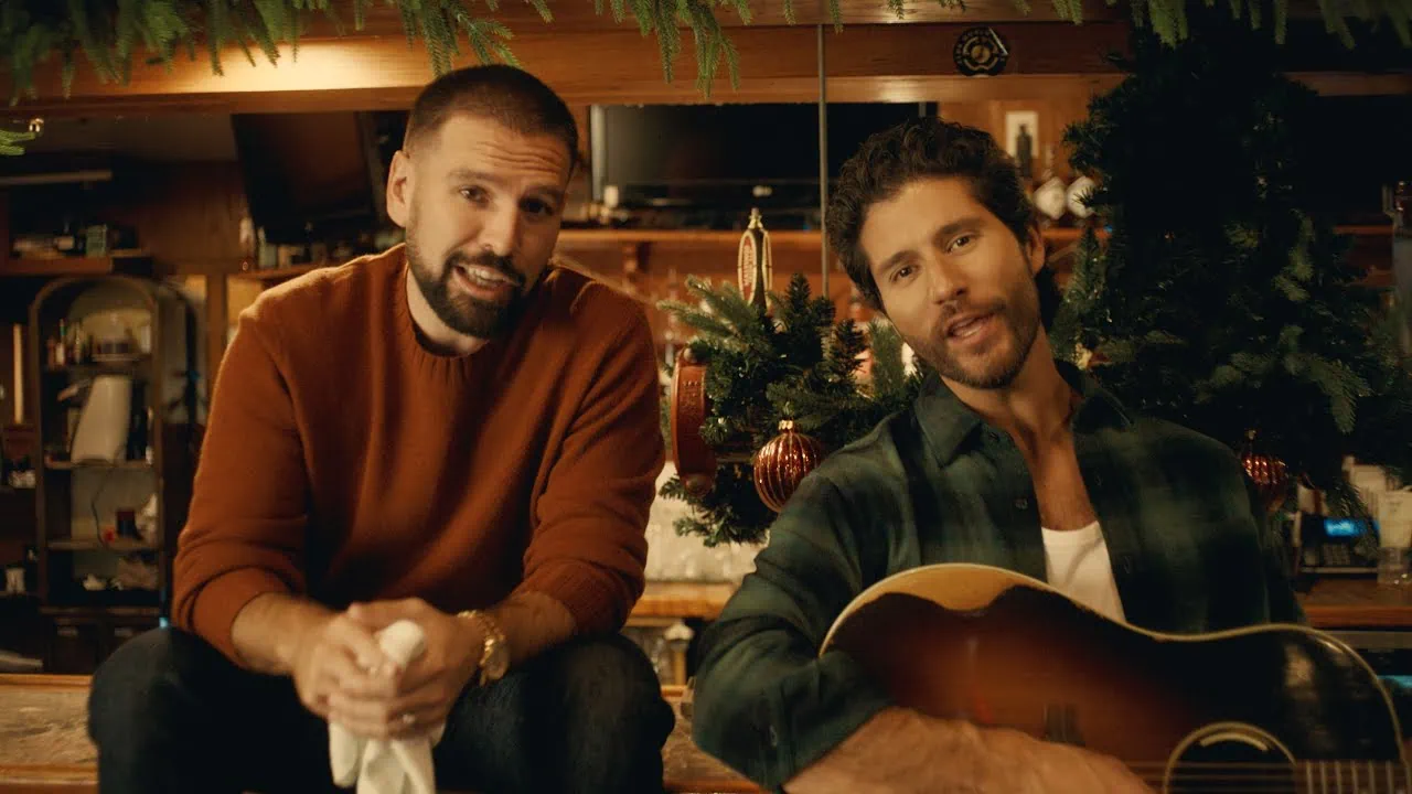 Dan + Shay dévoilent Long Live Christmas