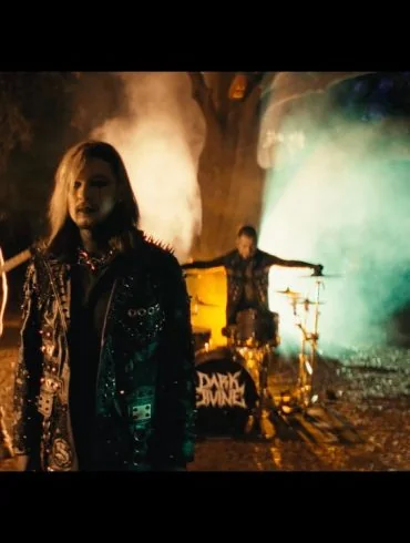 Dark Divine dévoile le clip de Halloweentown II: Welcome Home 12 Dark Divine dévoile le clip de Halloweentown II: Welcome Home