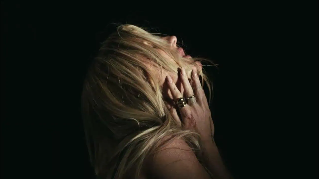 Ellie Goulding dévoile son nouveau single Destiny