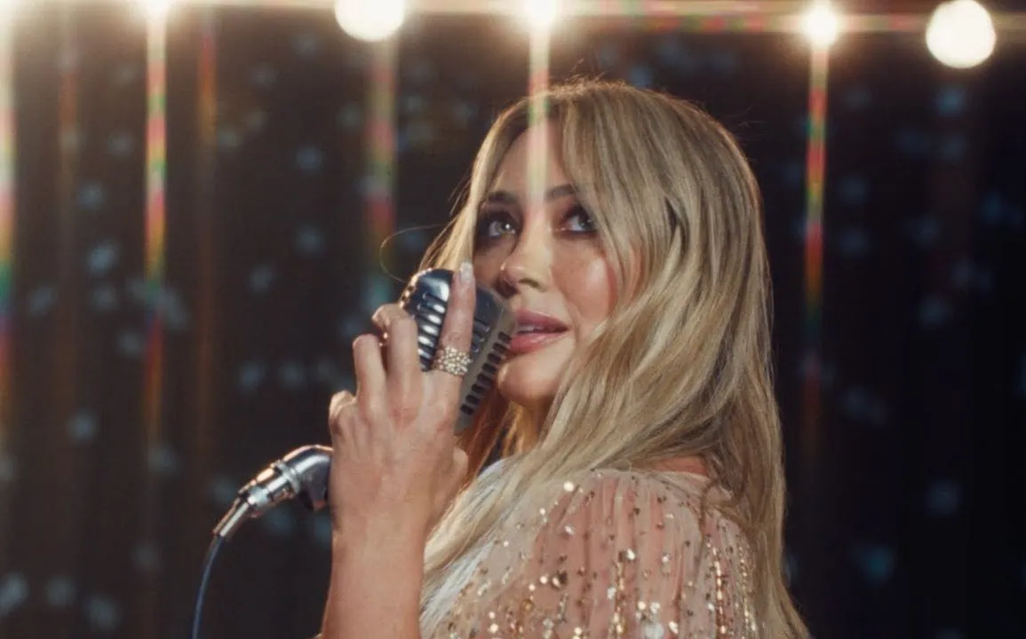 Hilary Duff marque son retour musical avec le single Mature