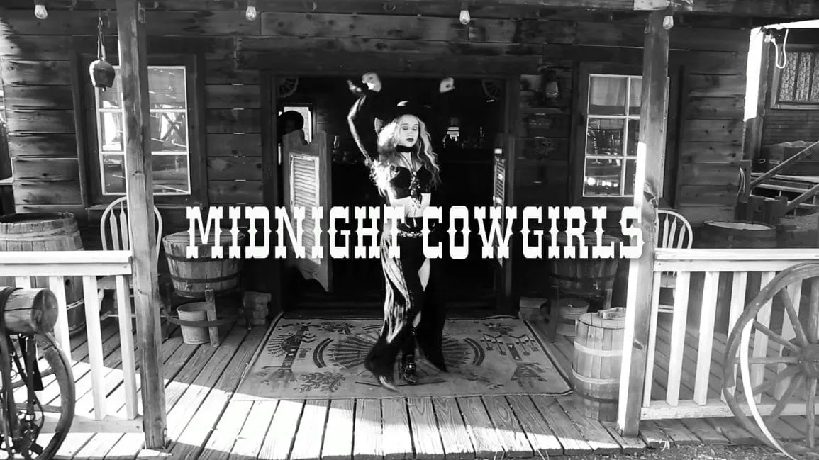 Midnight Cowgirls dévoile le single Born Ready