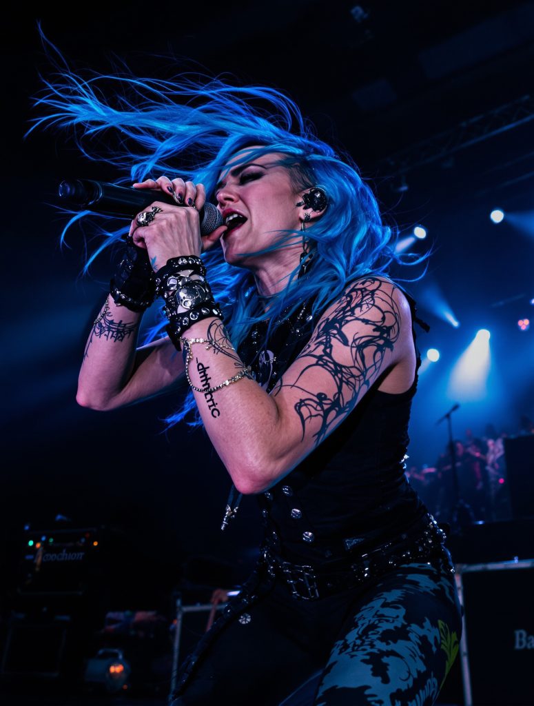 Arch Enemy & Alissa White-Gluz : un séisme dans le metal mélodique