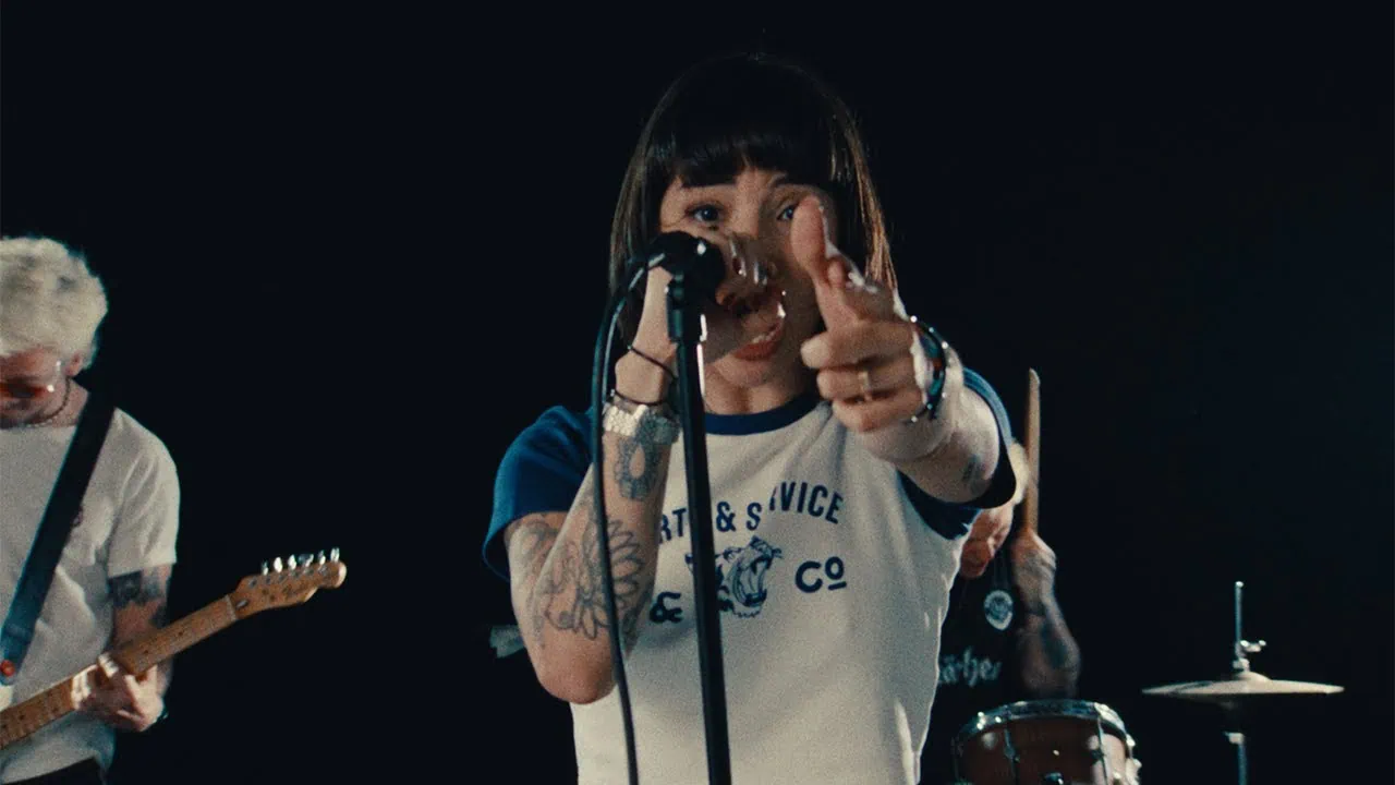 Karen Dió présente le clip de Cut Your Hair