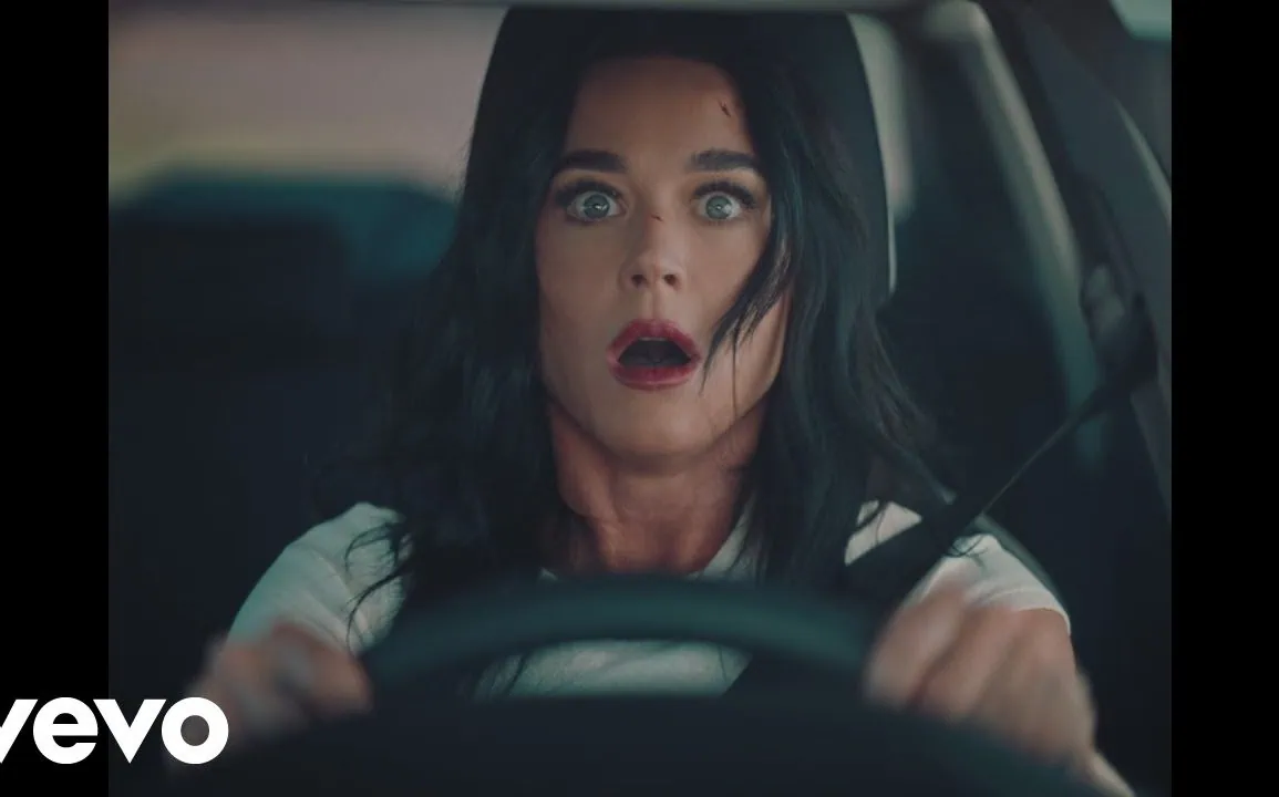 Katy Perry dévoile le clip de son nouveau single bandaids