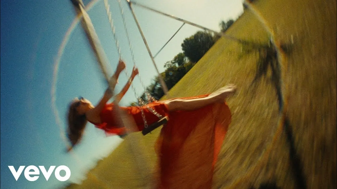 Kelsea Ballerini dévoile le clip de I Sit In Parks, premier extrait de l'EP Mount Pleasant 3 Kelsea Ballerini dévoile le clip de I Sit In Parks, premier extrait de l'EP Mount Pleasant