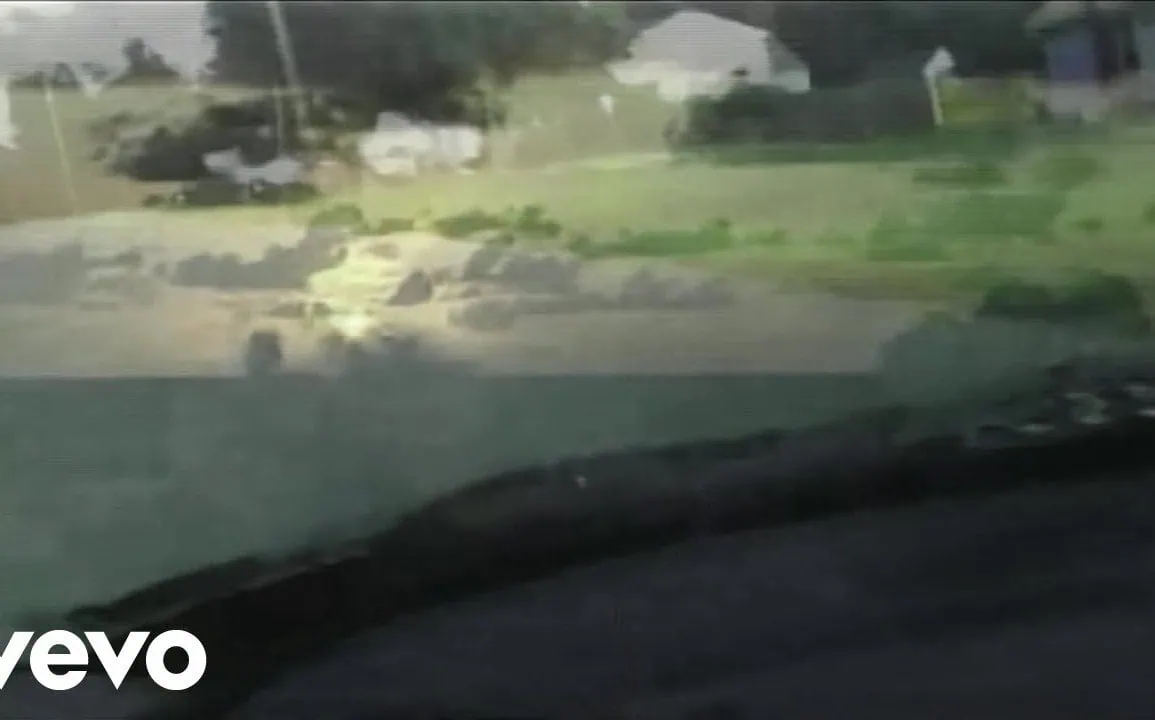 Laurel présente son nouveau single Bitter