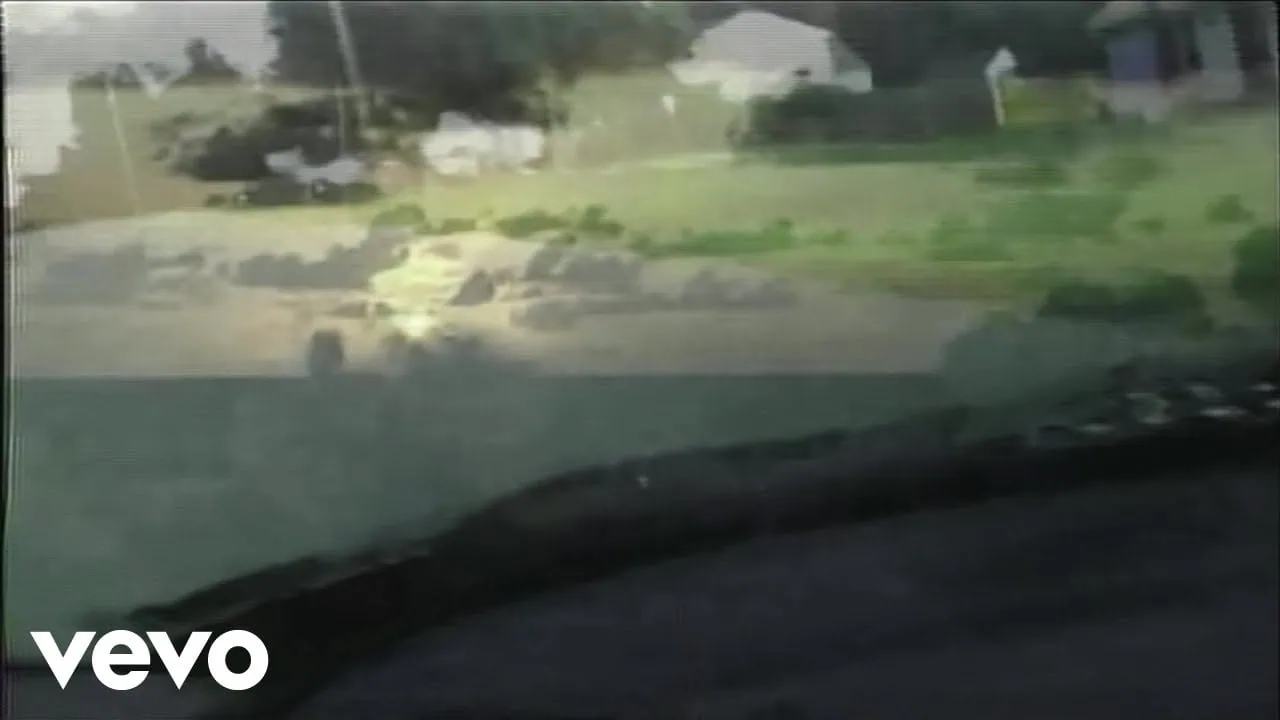 Laurel présente son nouveau single Bitter