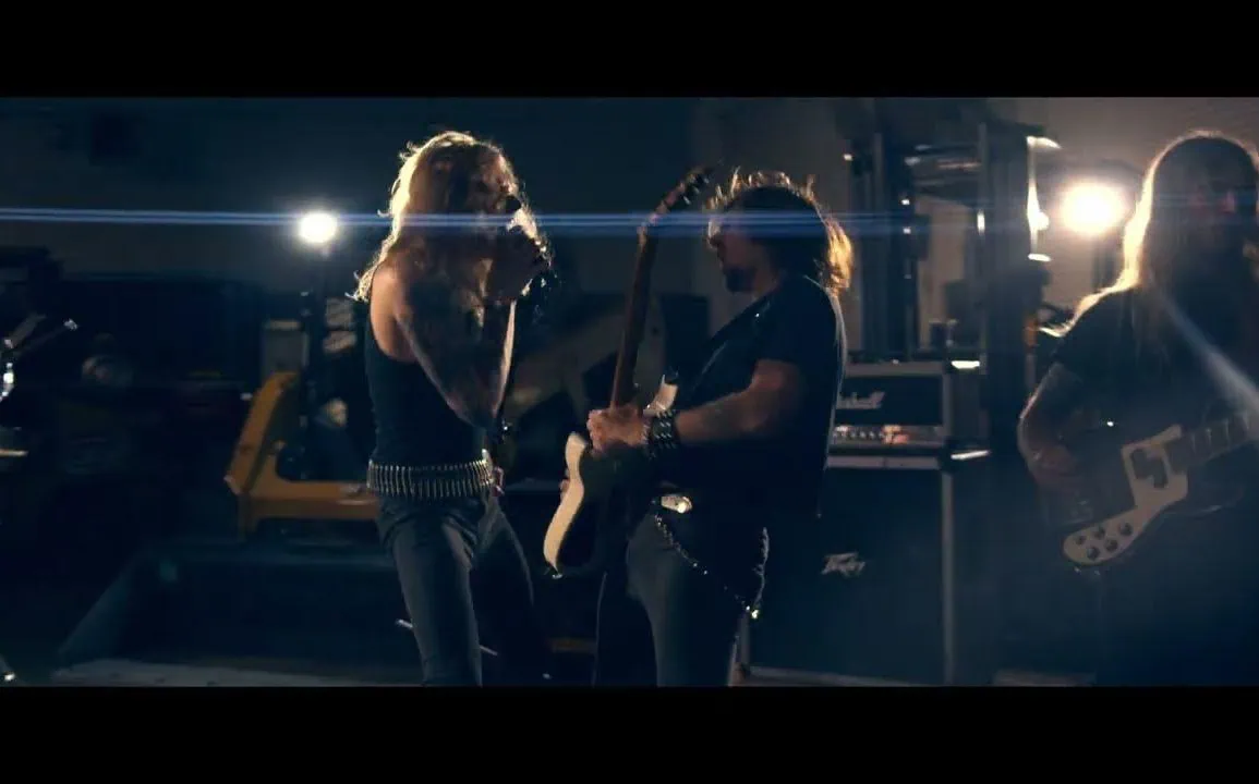 Midnight Vice Mystic Eyes : Le clip officiel