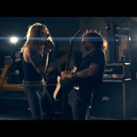 Midnight Vice Mystic Eyes : Le clip officiel