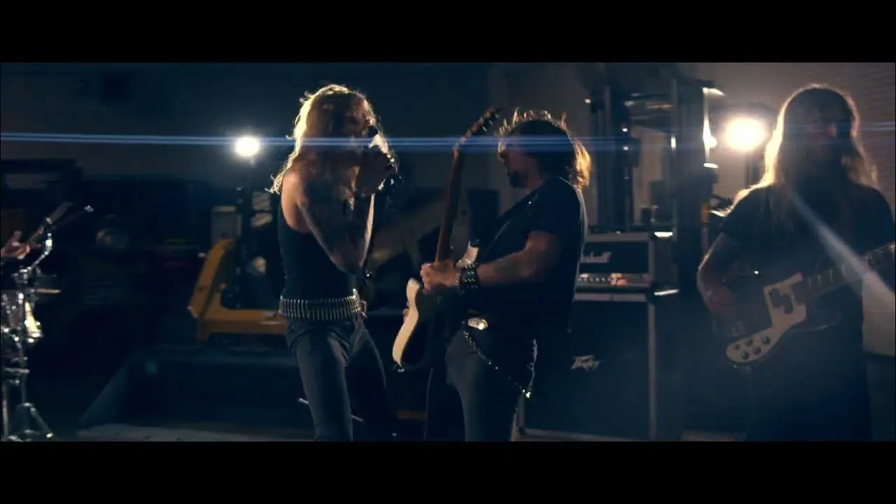 Midnight Vice Mystic Eyes : Le clip officiel